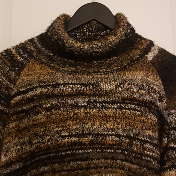 Babaton Titus Sweater - Picture 2 of 9